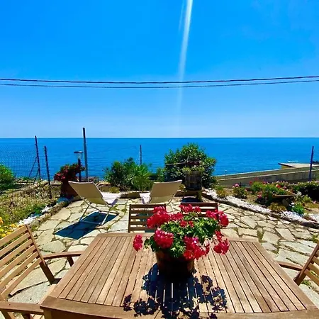Casa Di Arianna Alle Cinque Terre بيت ضيافة 3*